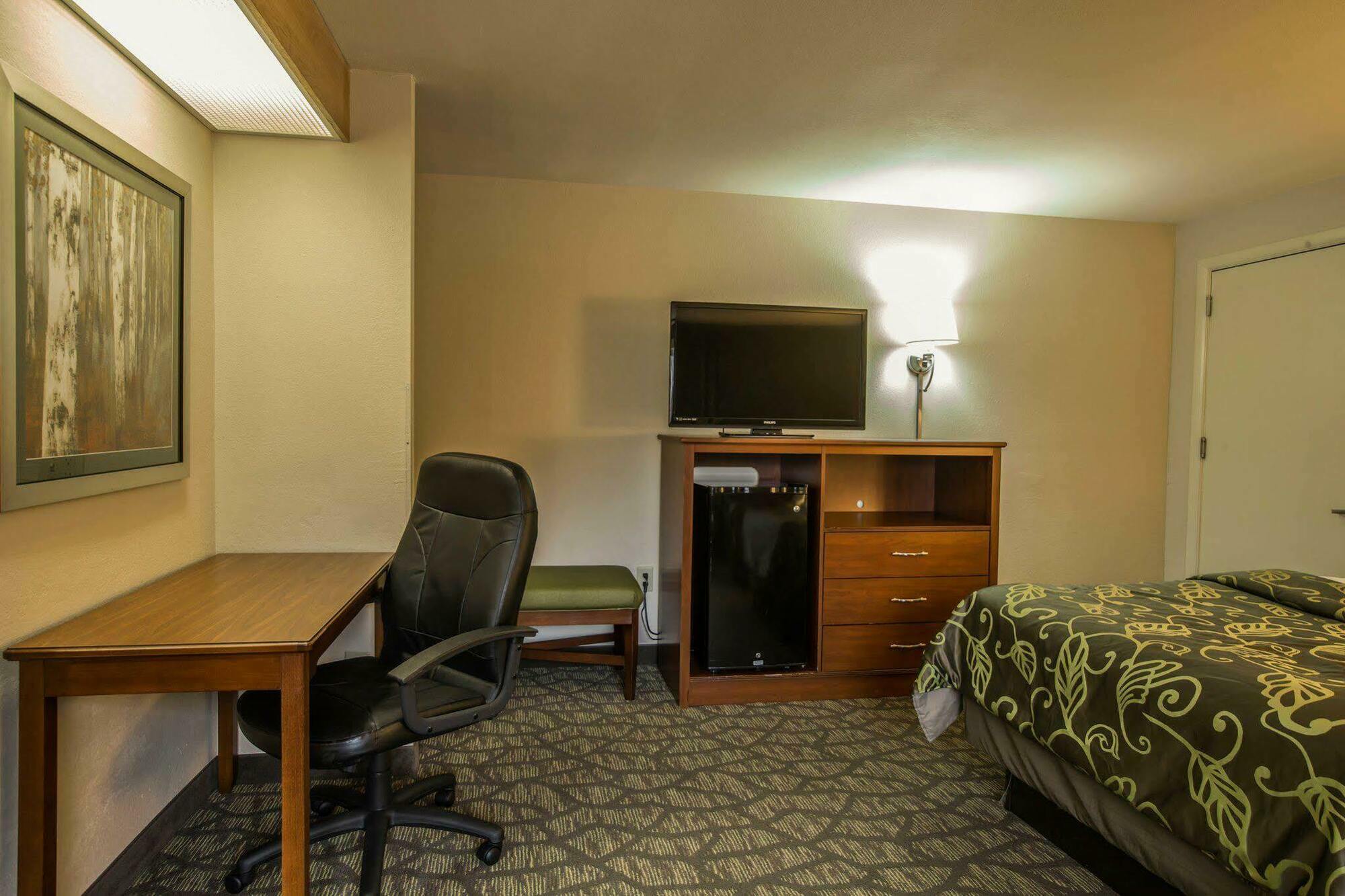 Econo Lodge Cherokee Near River Park Exterior foto